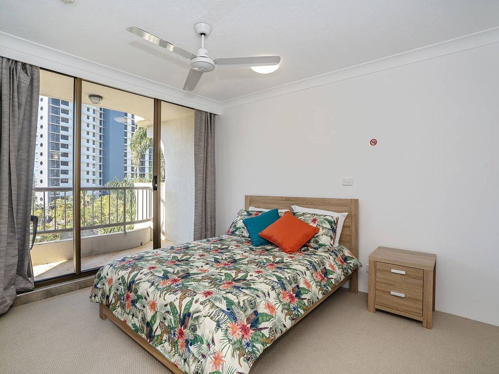 Taste Surfers Paradise Living in Lush Home