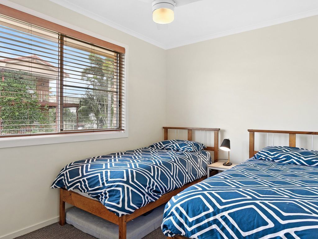 War10/1 - Waratah Beach Unit With SEA Breezes