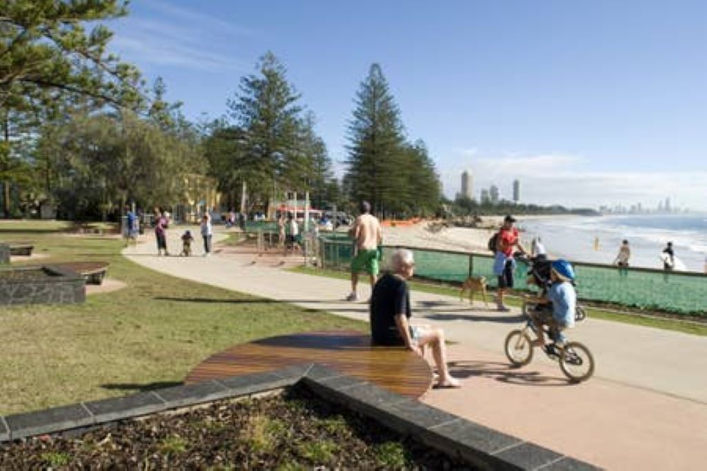 Funky Beach House on the Best Beach on Gold Coast