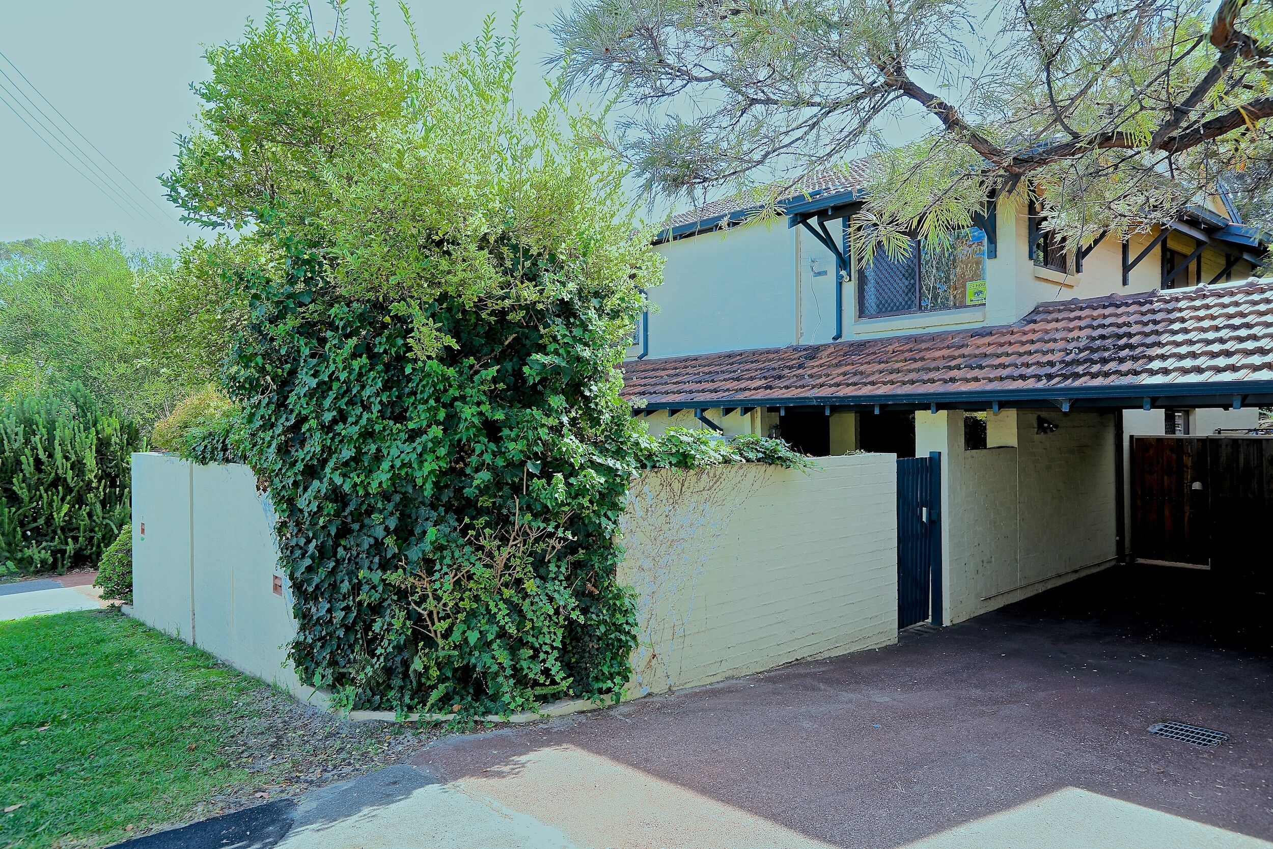 BEST LOCATION in Perth!  Free Wifi & Netflix Gorgeous Family friendly townhouse