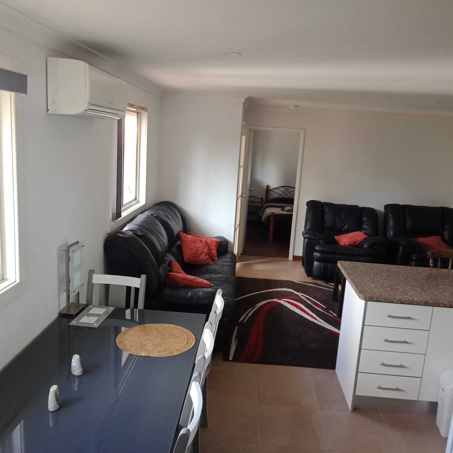 Spacious Comfortable 2 bed Granny Flat