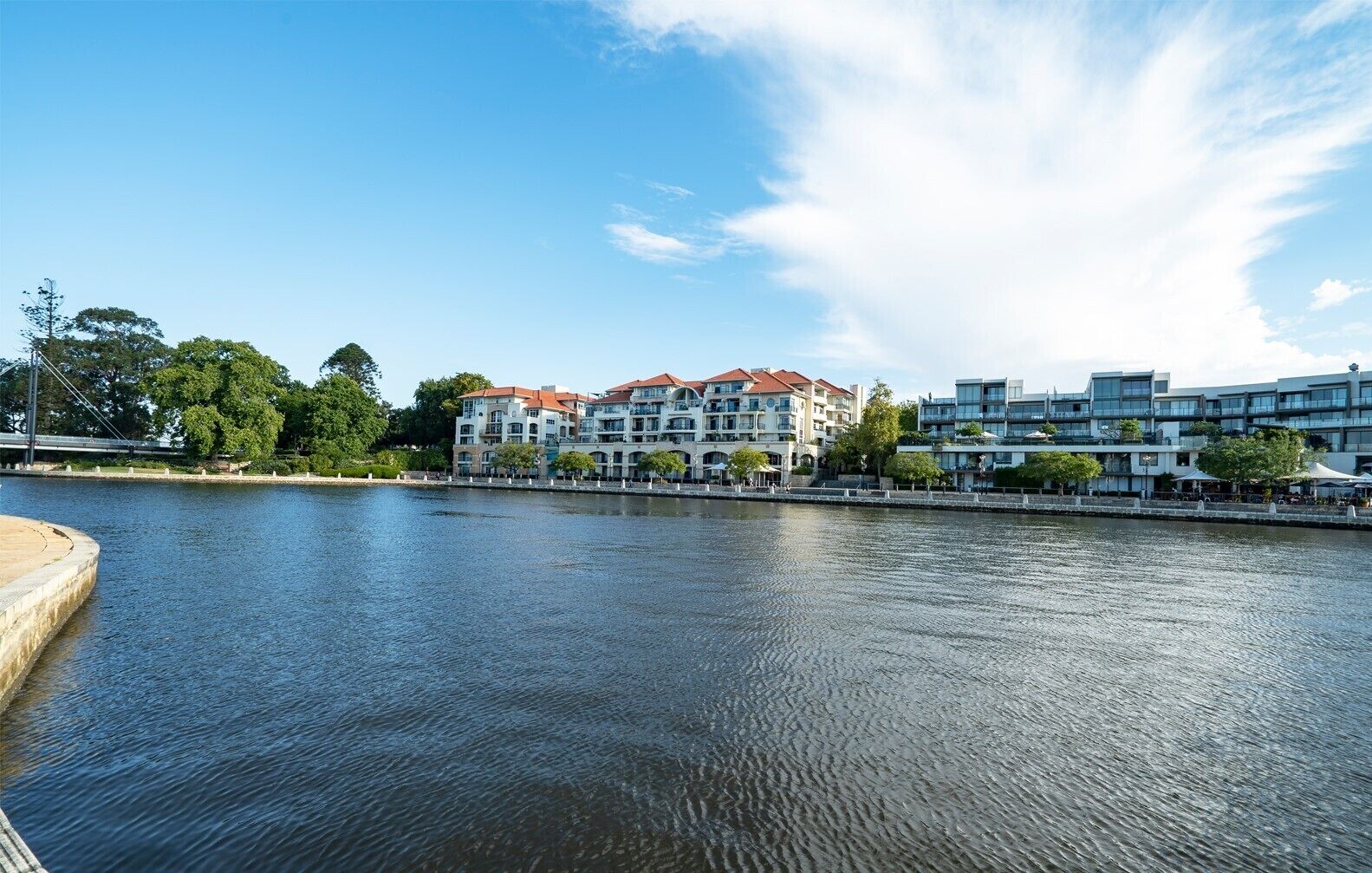 East Perth - Luxury River Front Indulgence