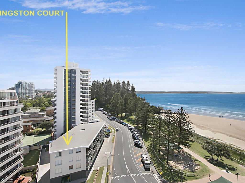 Kingston Court Unit 10 Right on the beach in Rainbow Bay Coolangatta