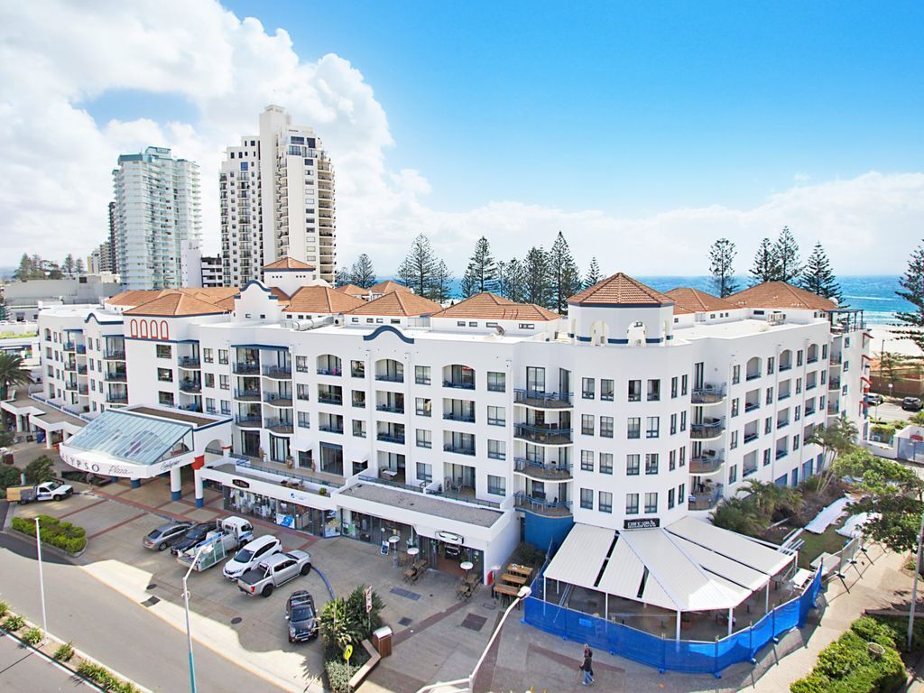 Calypso Plaza Resort Unit 217 One bedroom apartment in resort style complex Beachfront Coolangatta