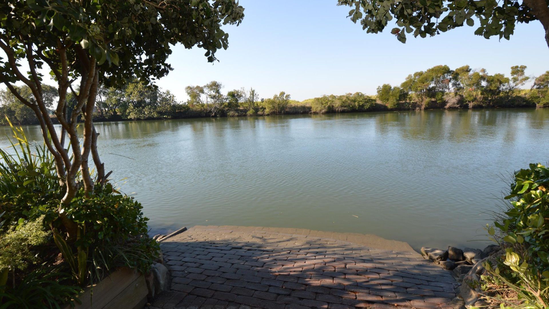 Riverside Cottage on Palmers Channel, 10 Mins to Yamba