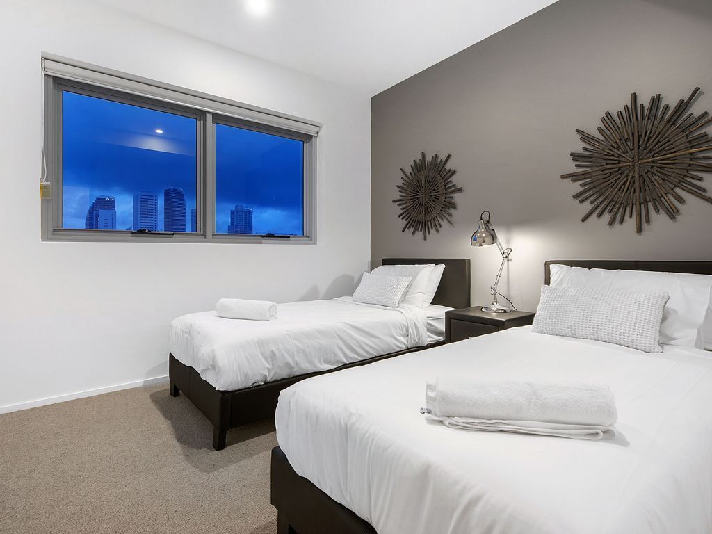 Neo Apartments - Holidays Gold Coast 2 Bedrooms 2 Bathrooms