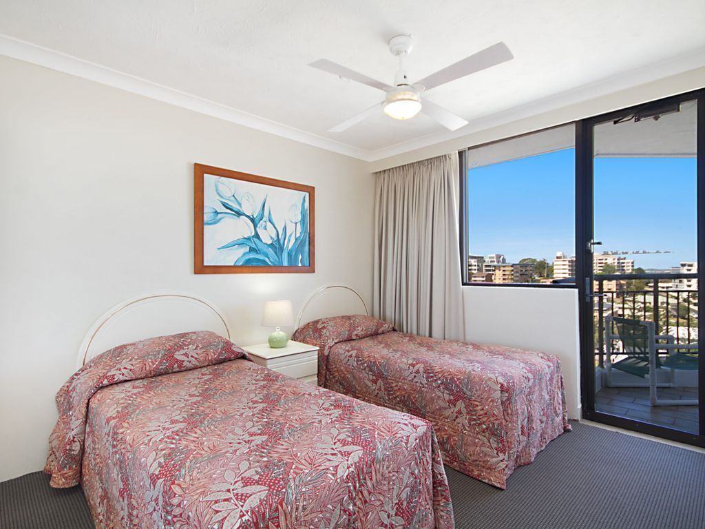 Bayview Unit 10b 2 bedroom apartment with views from Snapper rocks to Surfers Paradise.