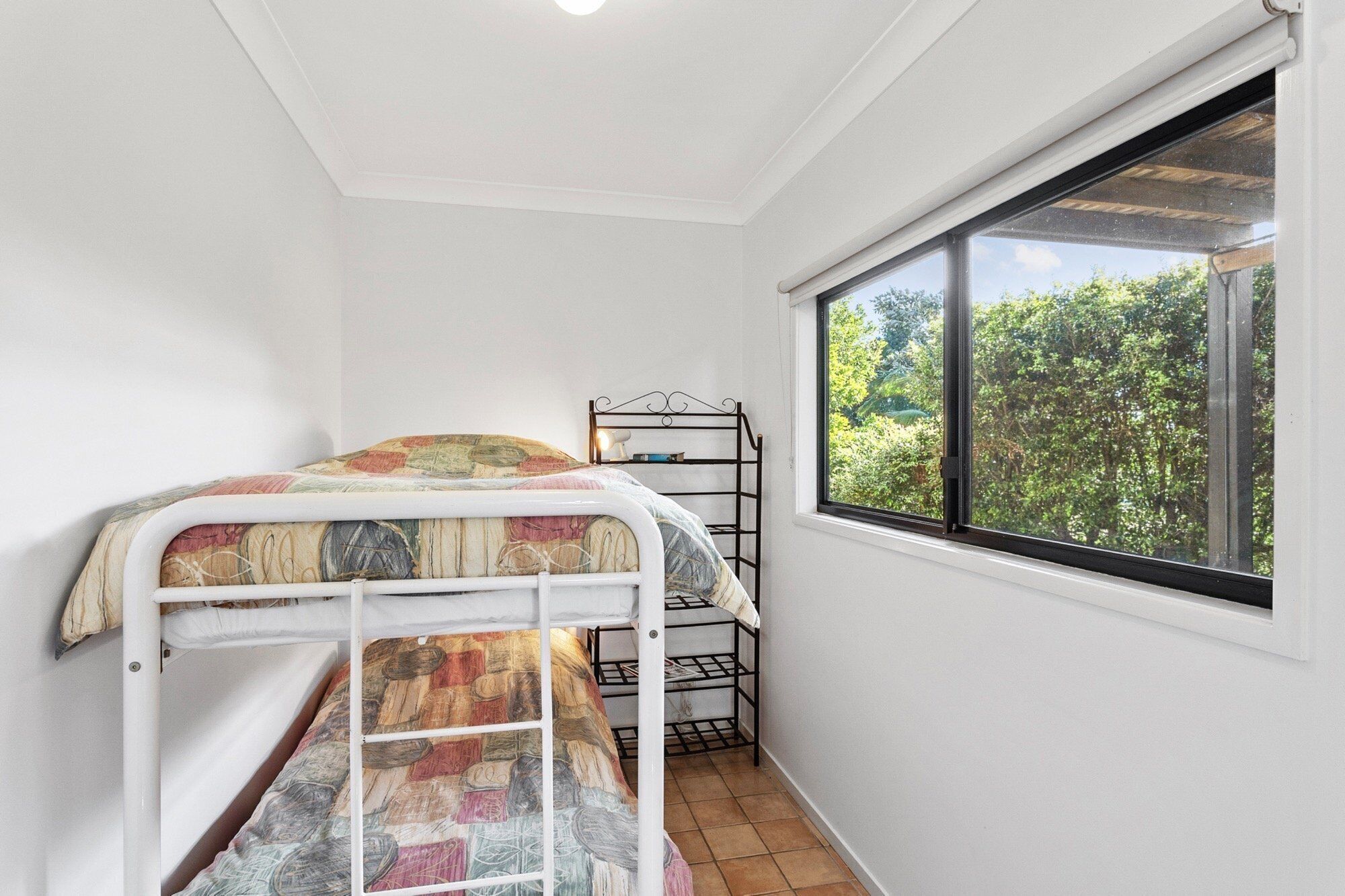 3 Bedroom House Family & Pet Friendly. Modern Kitchen. BBQ on Verandah