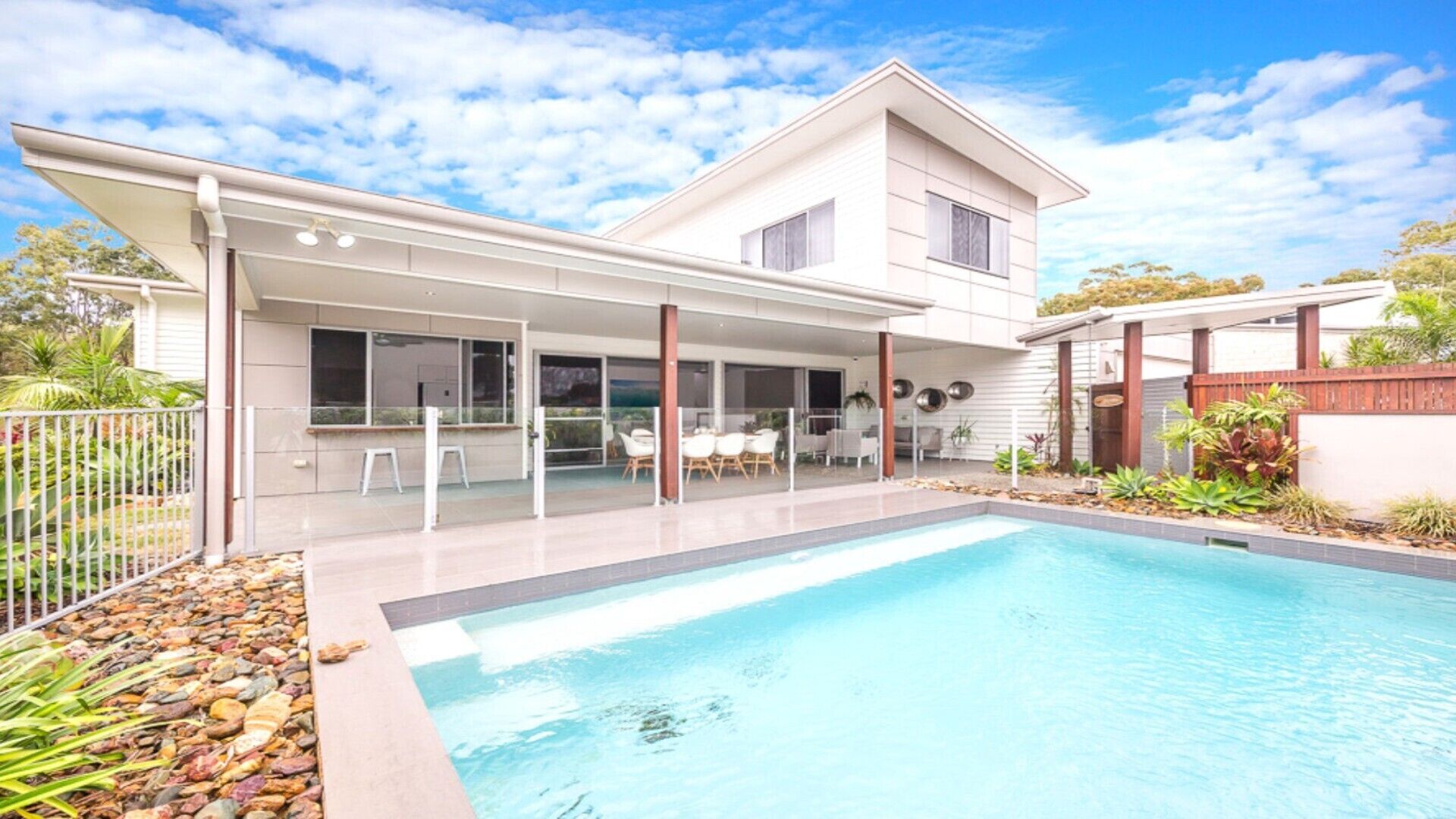 LUXURIOUS BEACHSIDE RETREAT