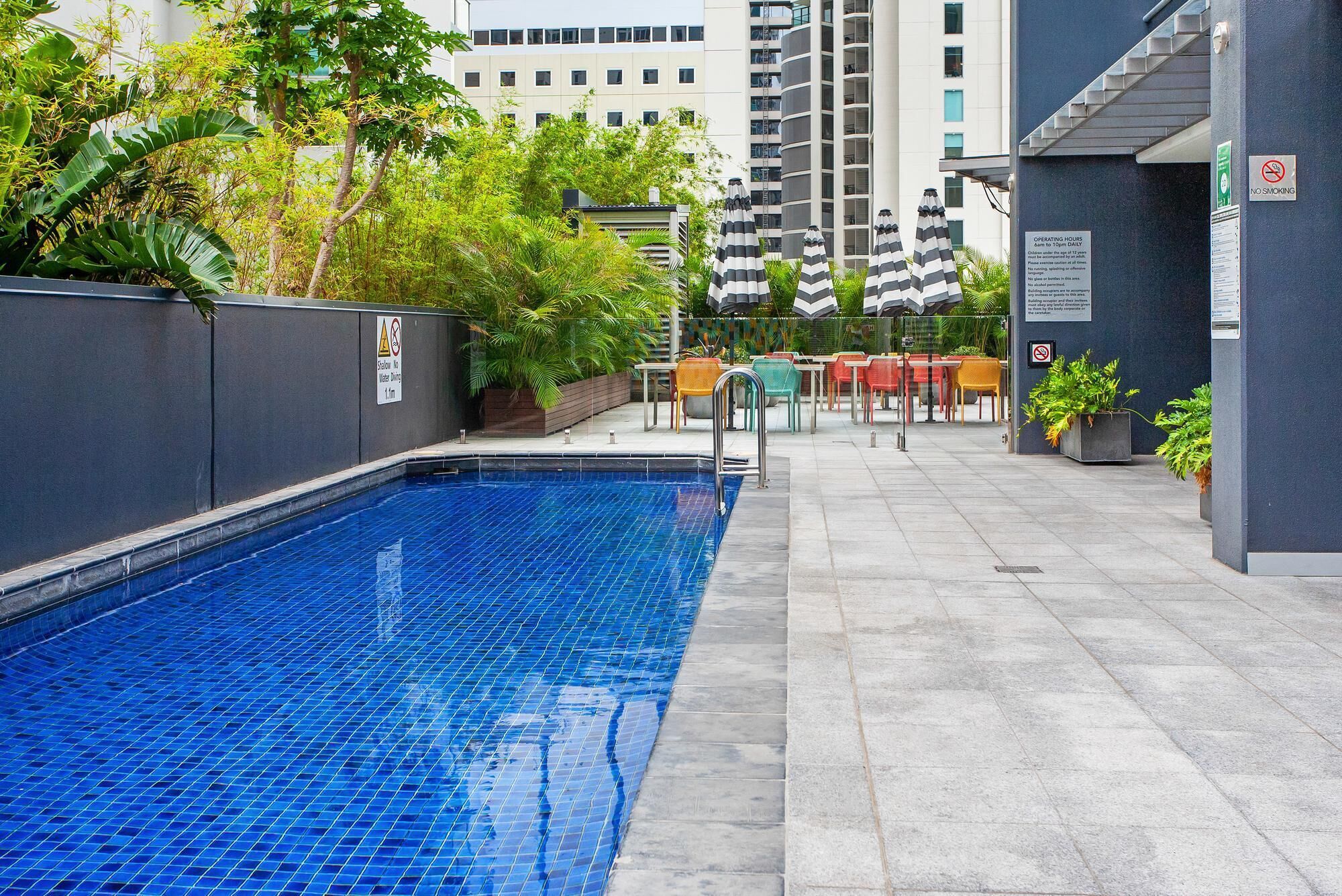 CBD Unit With Balcony and Pool Near Shops and Gardens