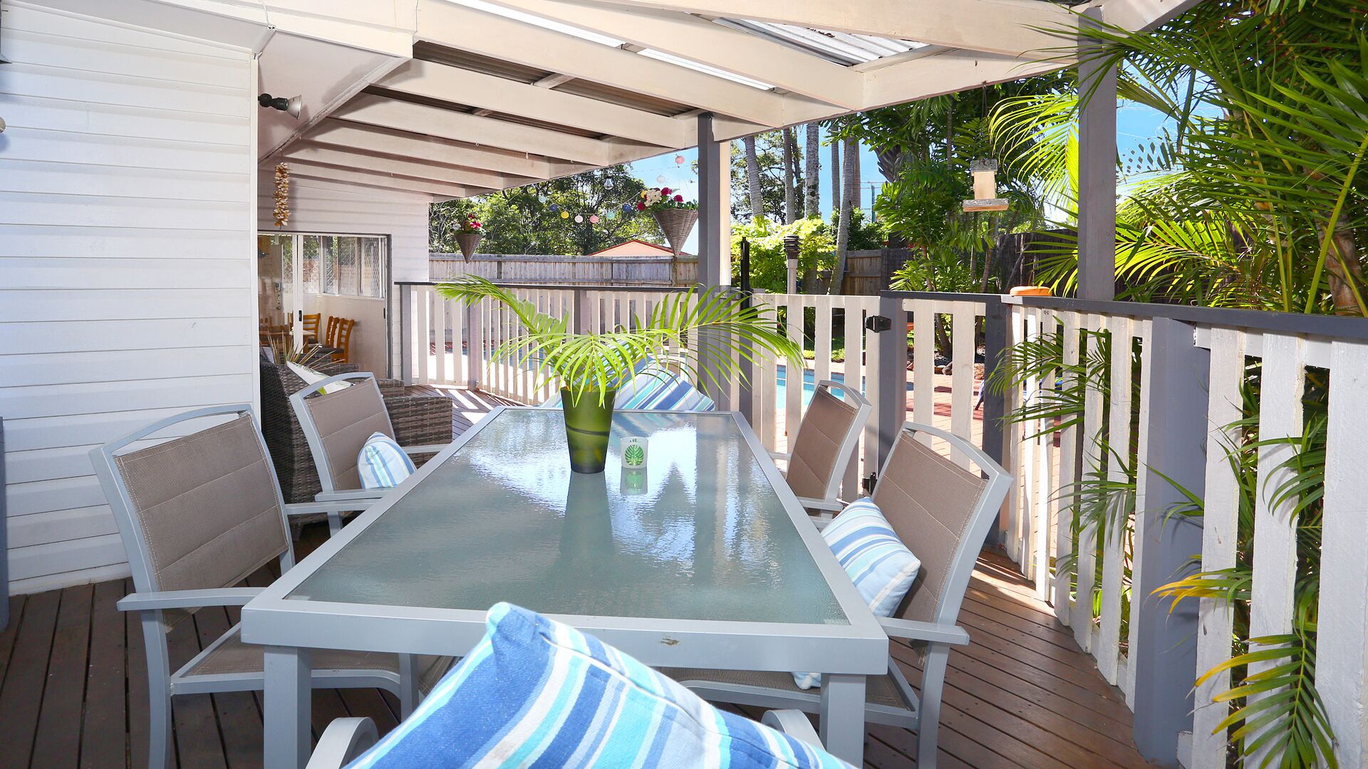 Surfers Beach Cottage Pet Friendly