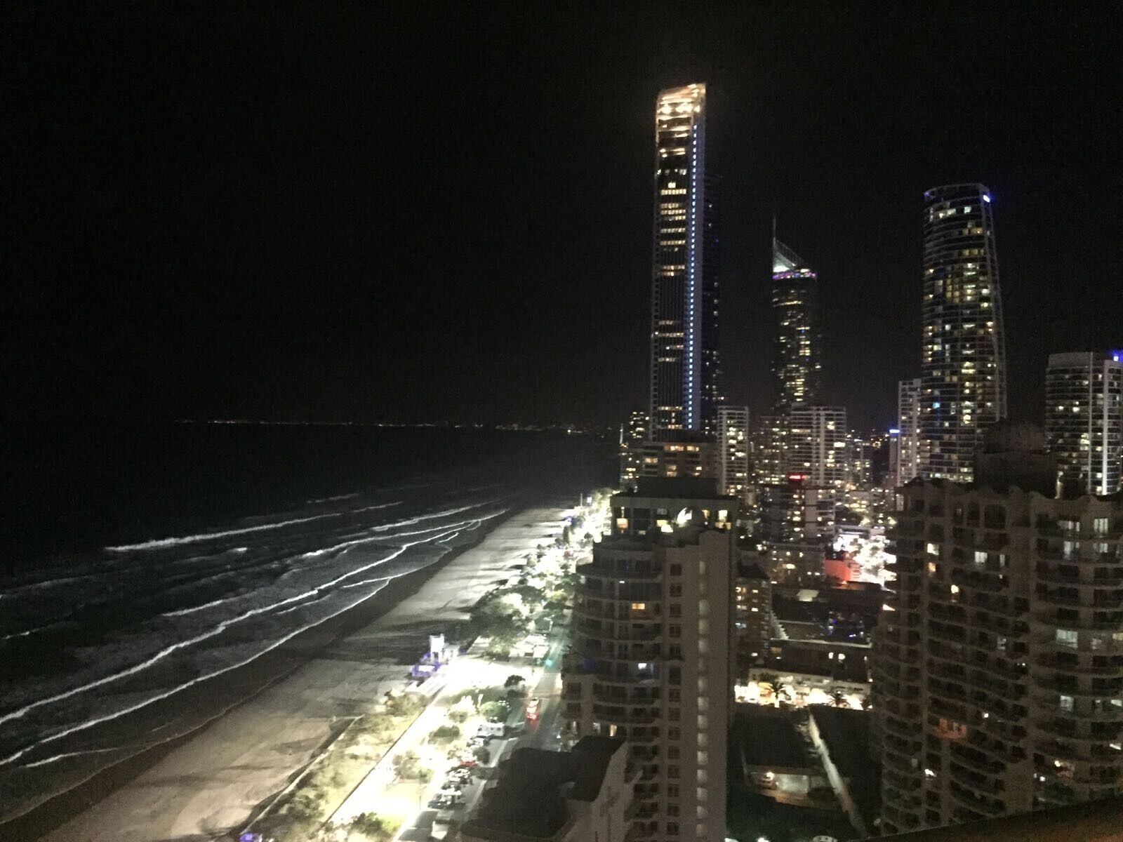 ABSOLUTE BEACHFRONT 2 bed <br>IMPERIAL. SURF,   SURFERS PARADISE