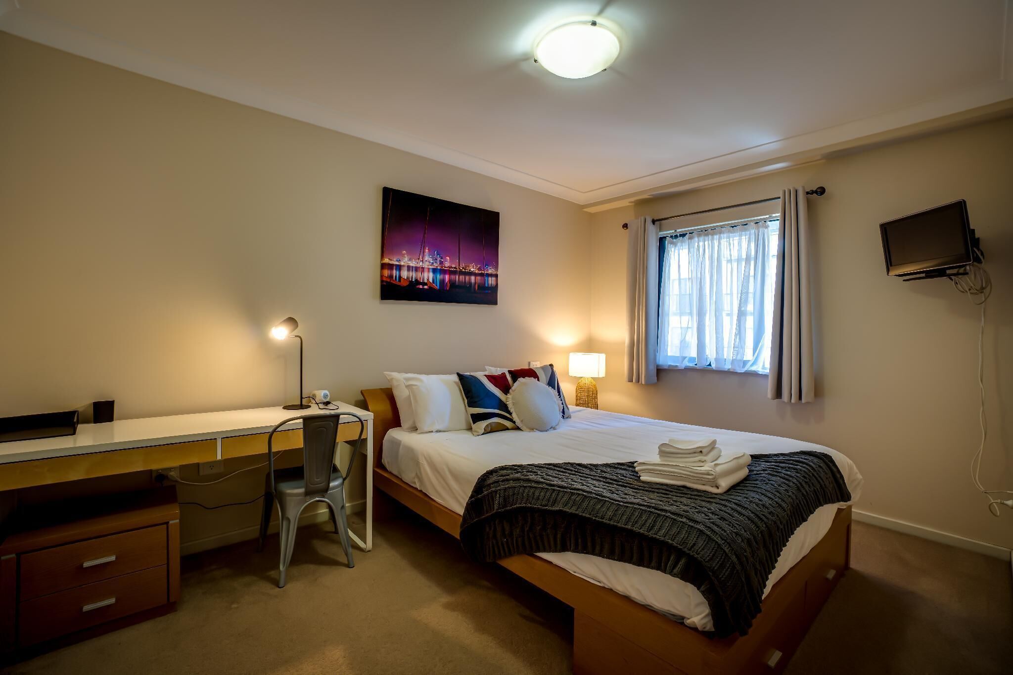 Huge one Bedroom, Sleeps 2 Resort Style Amenities