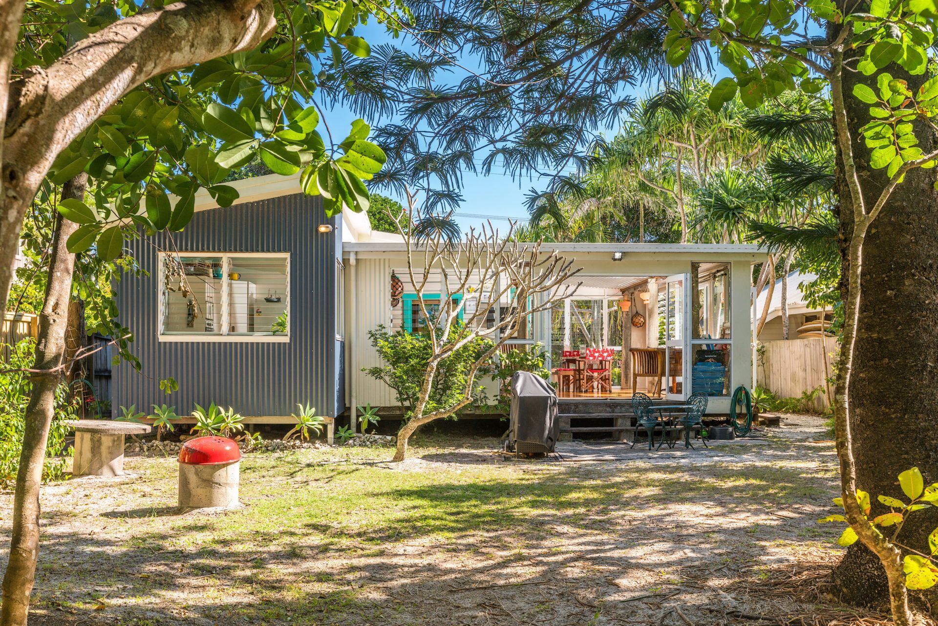 A Sweet Escape - Beachcombers Cottage Beachfront