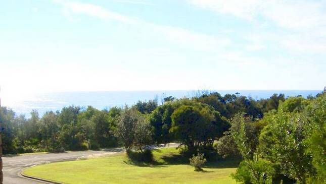 Angourie Beach House ,ocean Views,100m to Beach, Cafe,restraunt,swing &nat Park