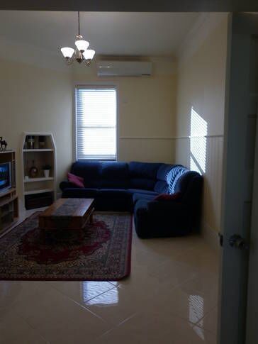 Merredin Accommodation Cottage :wifi & Foxtel Incl. 2 min Walk to Shops