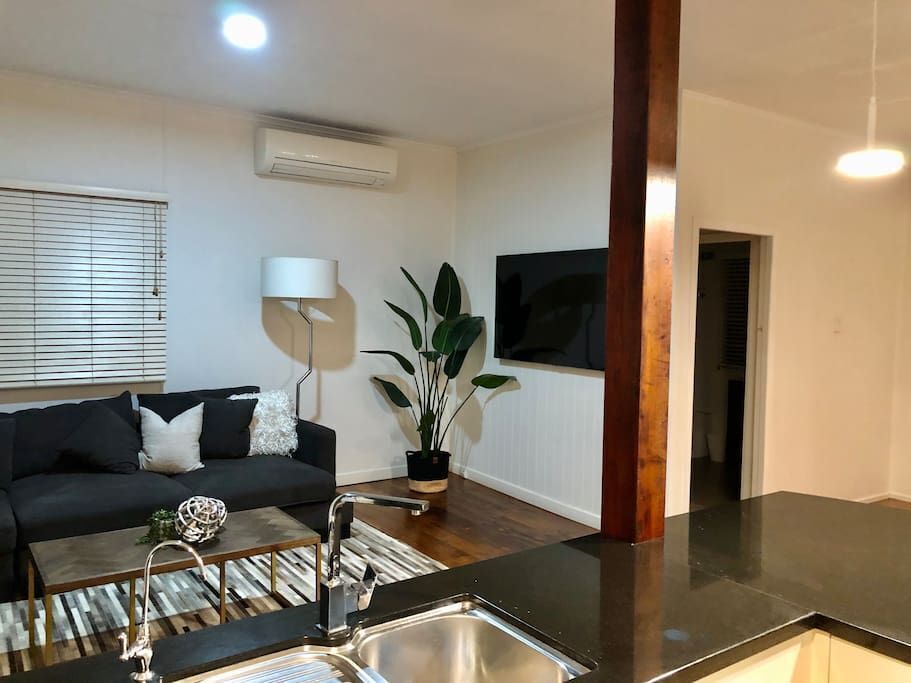 Paddington Central · Paddington Central Sleeps 15, 400m Caxton Street