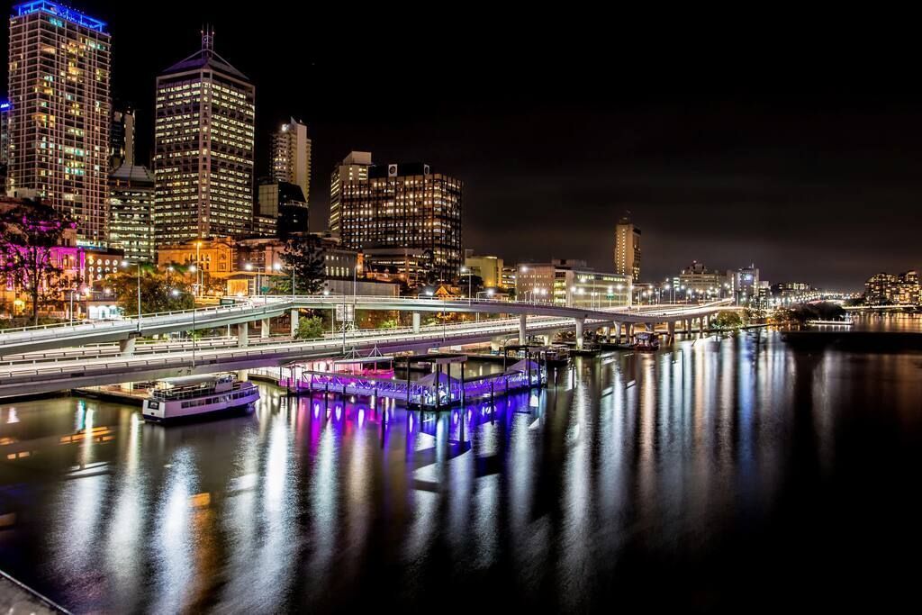 Elegant Water Front Apartment+parking@south Bank