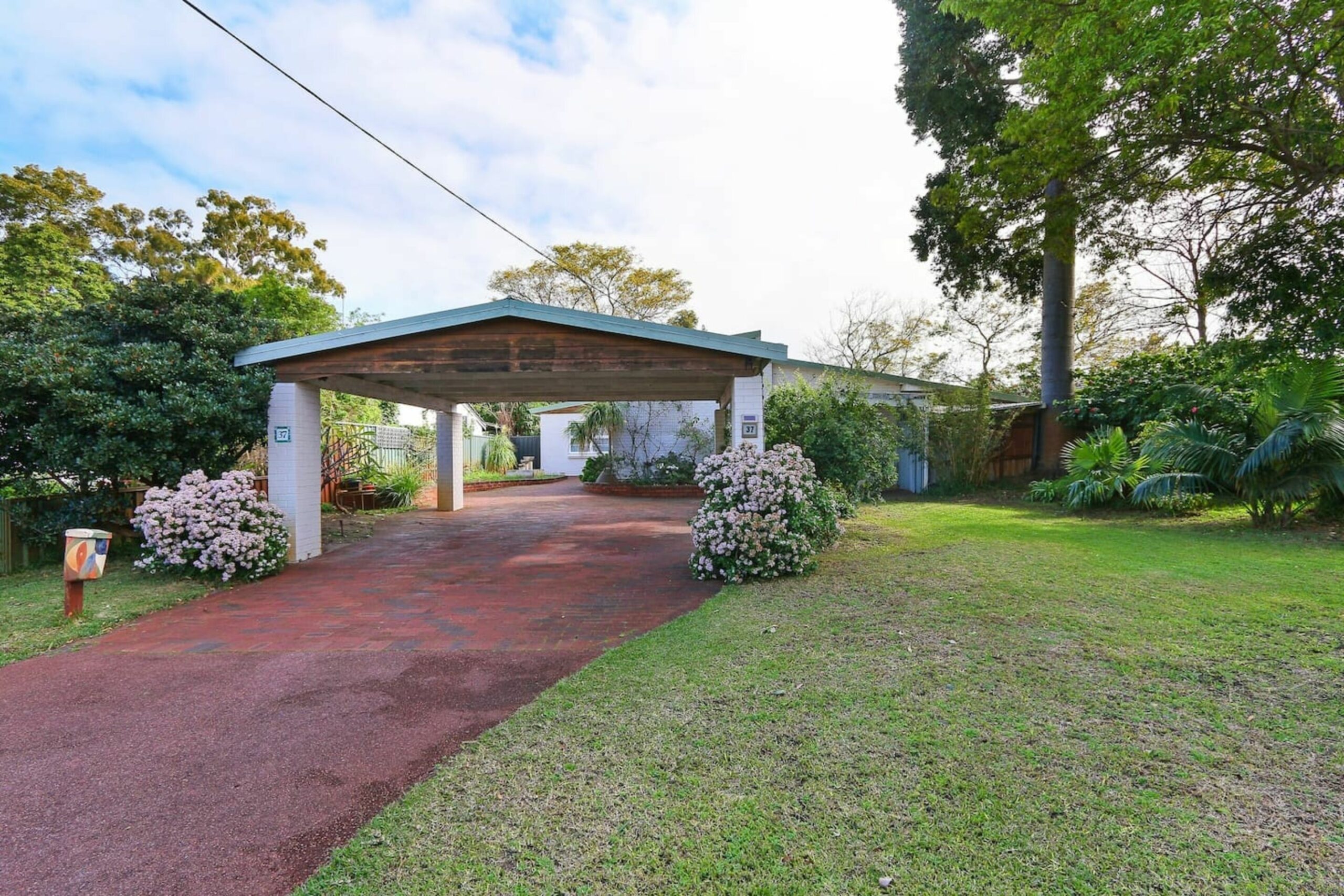 Spacious 5 Bed Home Close To Cottesloe Beach