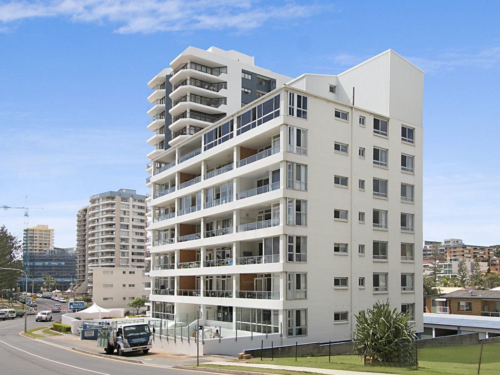 Rainbow Pacific Unit 8- Ocean views over Rainbow Bay Coolangatta with free Wi-Fi