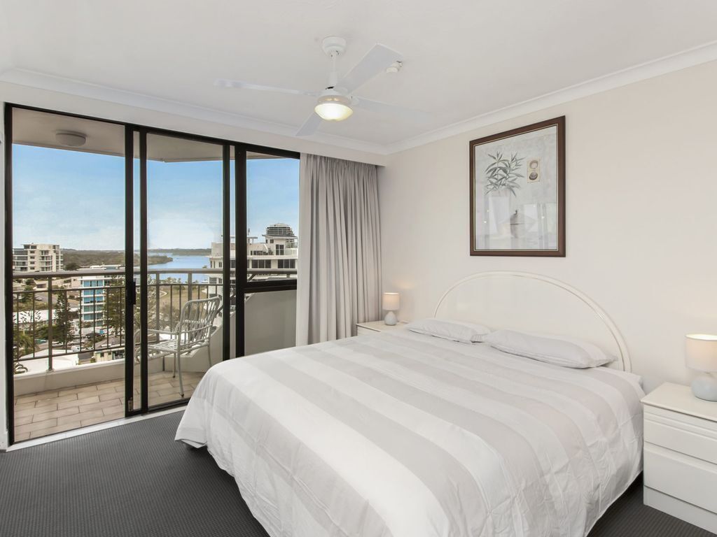 Bayview Unit 10b 2 bedroom apartment with views from Snapper rocks to Surfers Paradise.