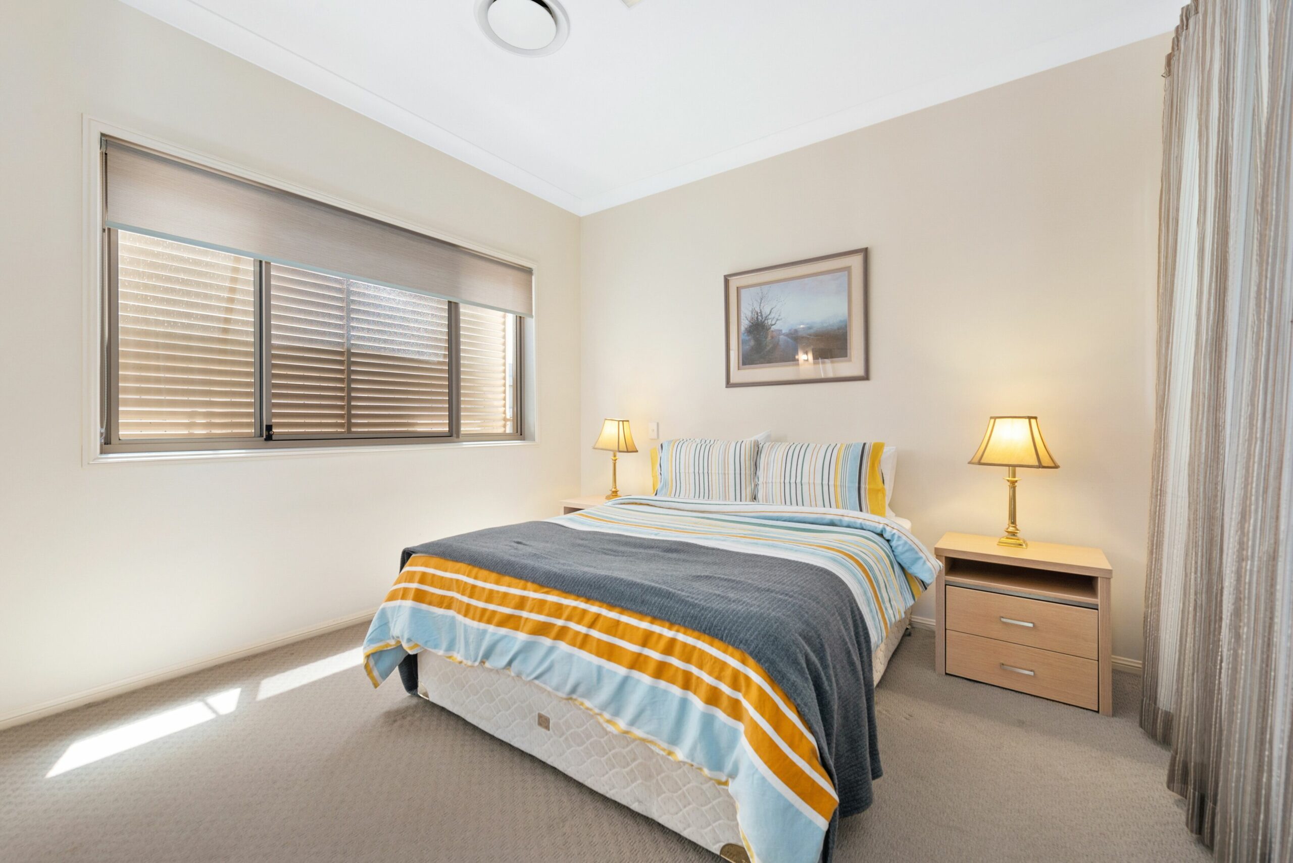 Impeccable Modern 1 Bedroom Apartment ~ Taringa