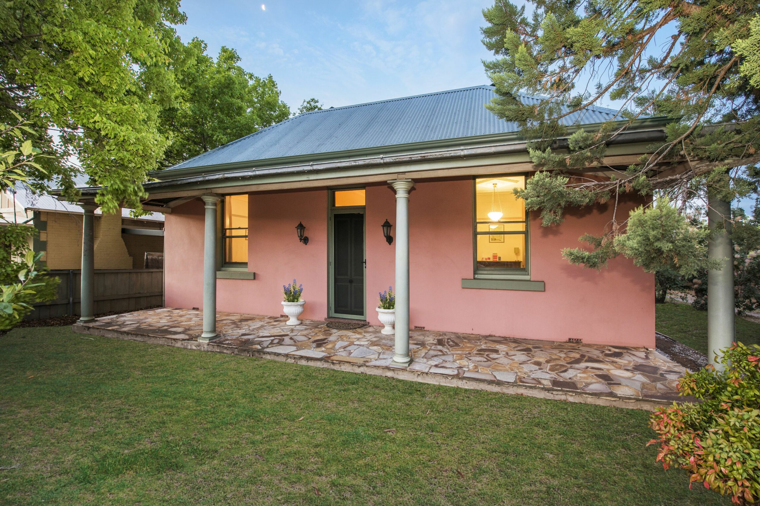 Ideal Mudgee Stay! Central Location - 1-2 Blocks to Anywhere in the Town Centre