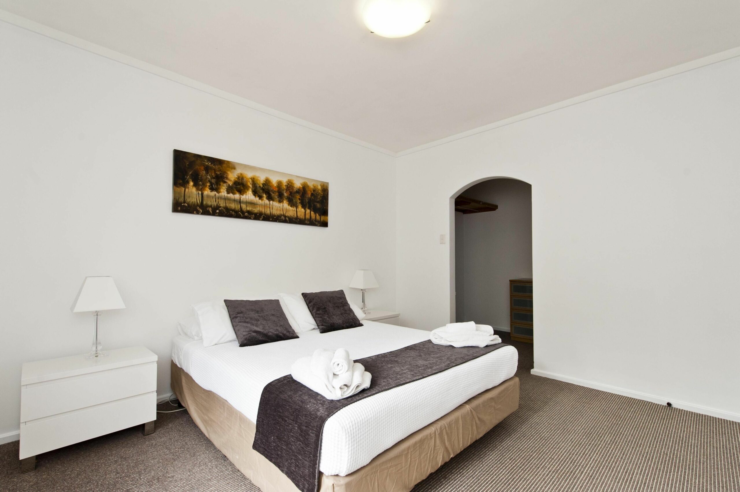 Subiaco Holiday Apartment has the Three P's - Position, Presentation and Price