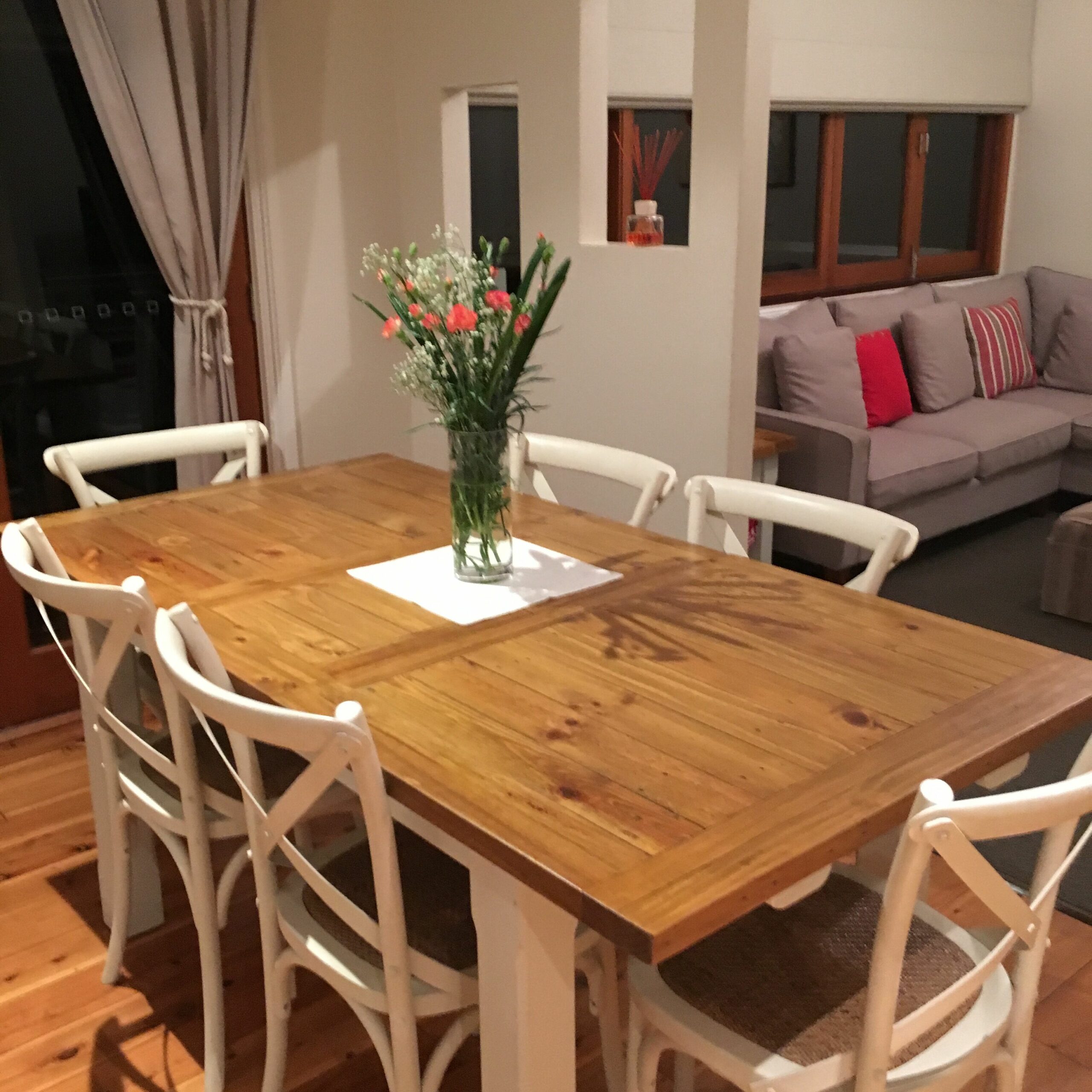 Chelmsford Cottage in East, pet friendly wifi sleeps 8