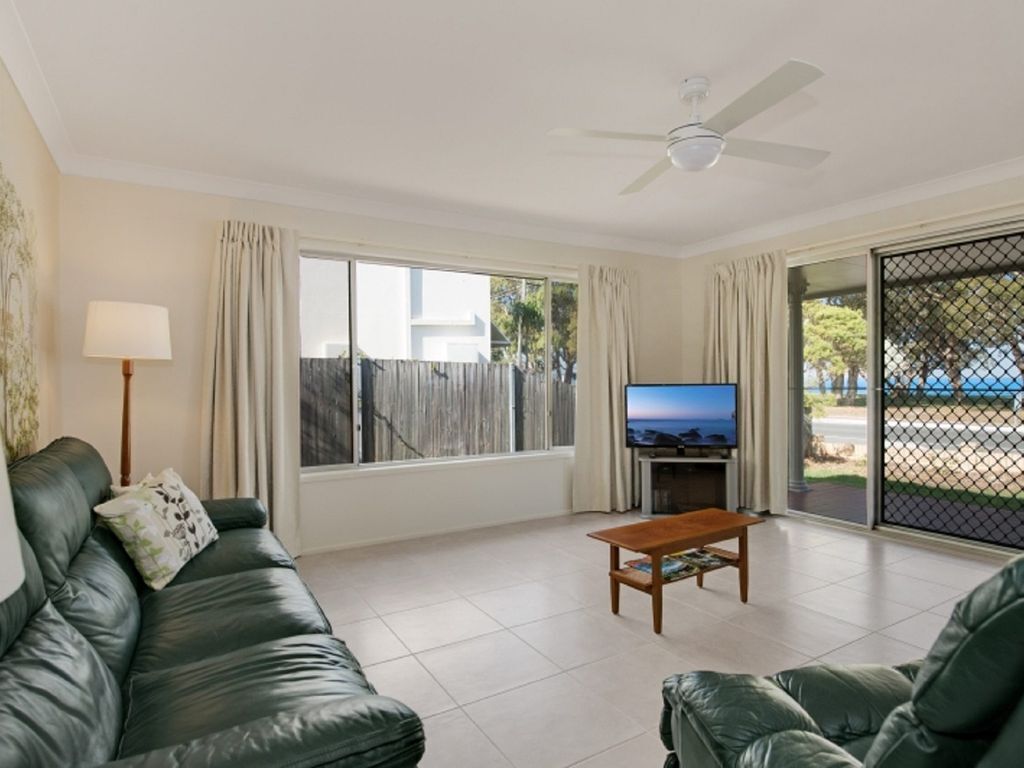 Large Family Waterfront Home With Room for a Boat - Welsby Pde, Bongaree