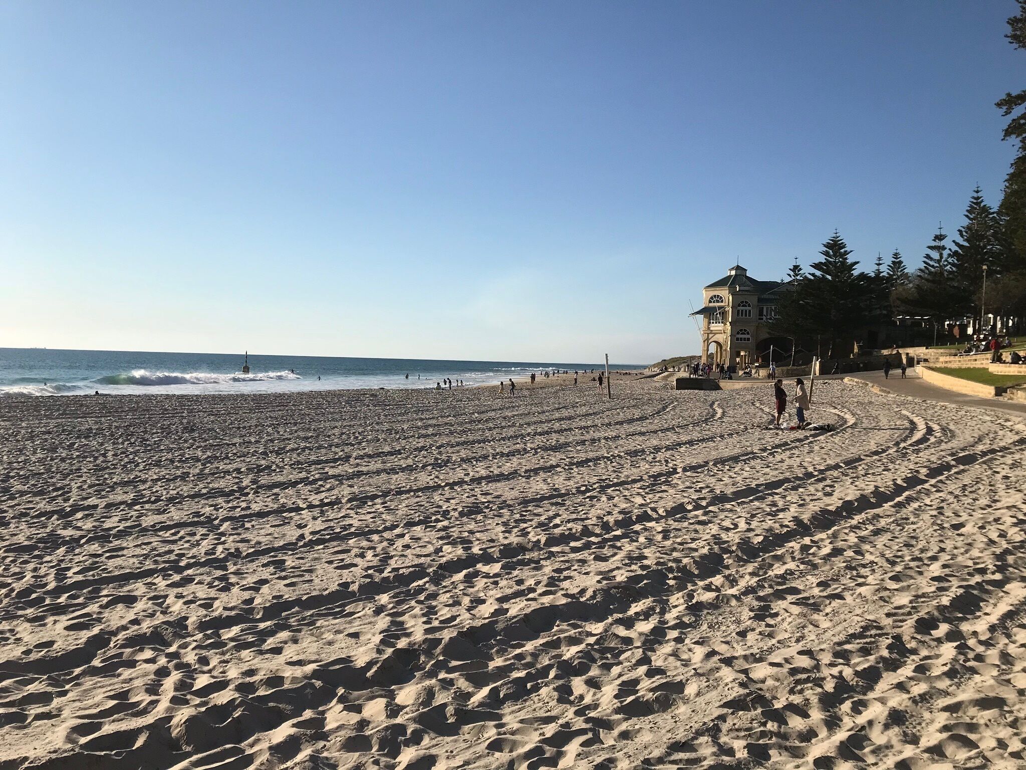 Cottesloe Beachfront Luxury Ocean View Apartment Ideal for Couple and Children