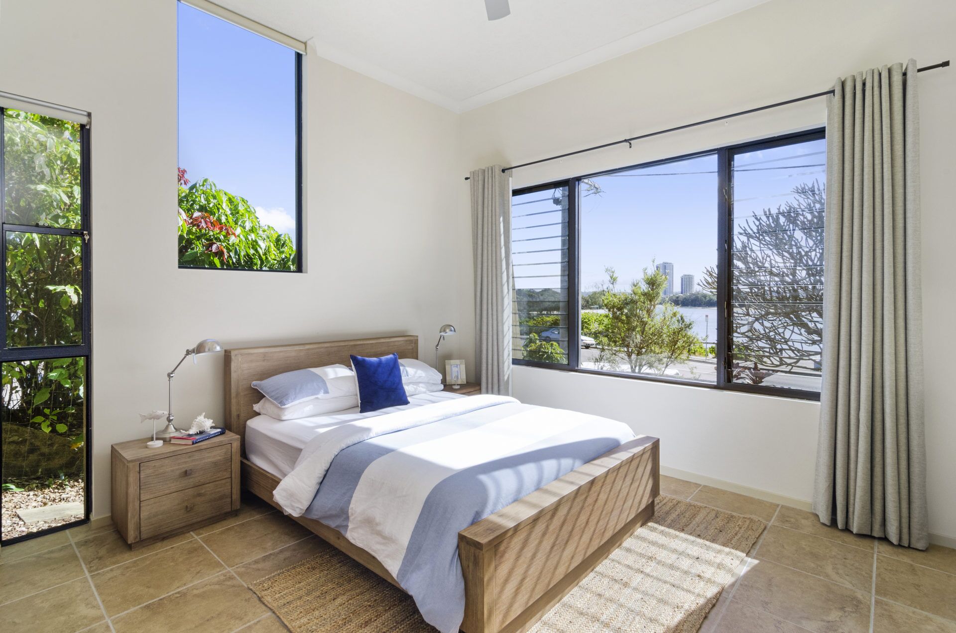 Currumbin Beachside Holiday Home