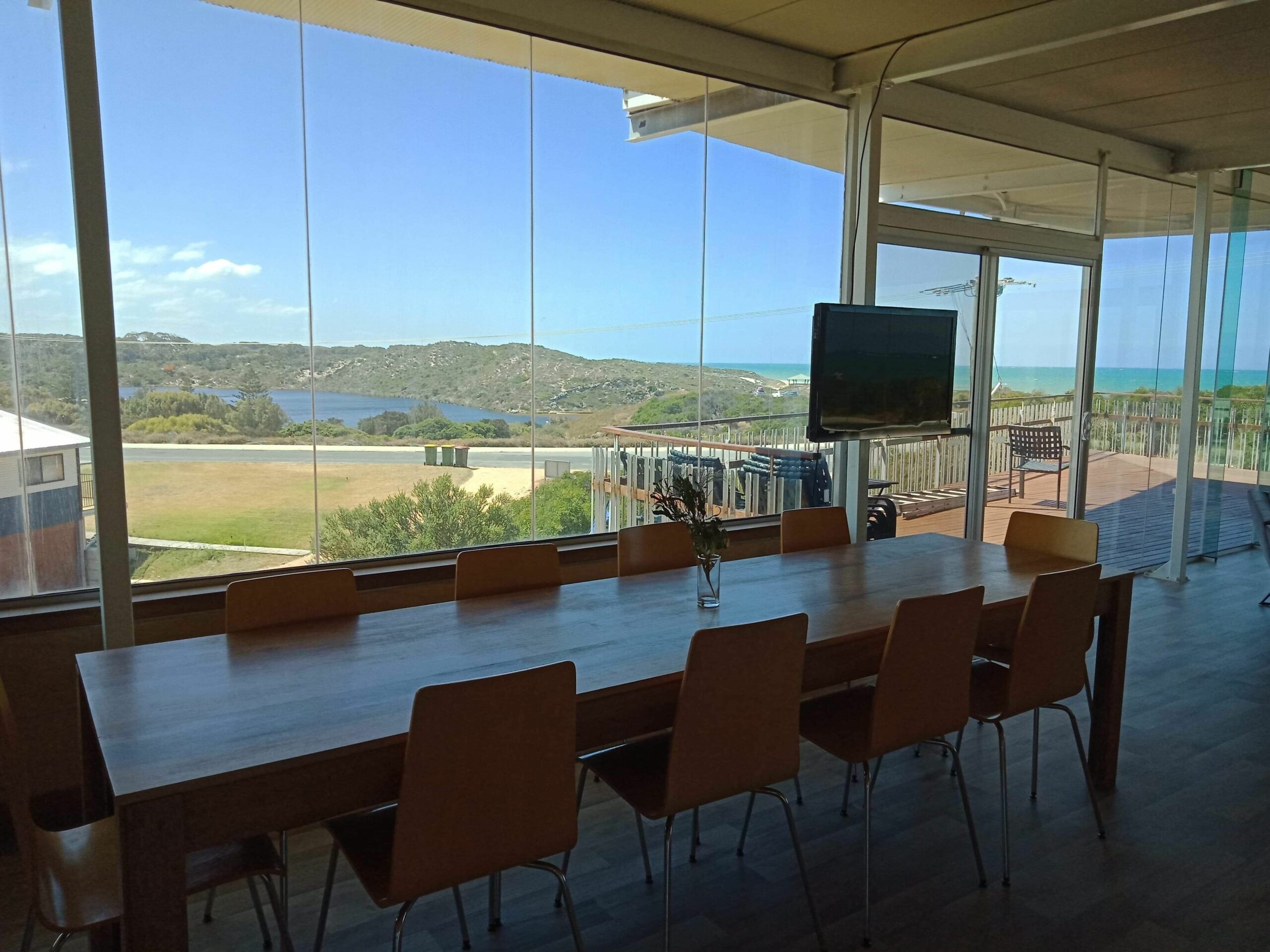 The Glass House Guilderton - The closest house to a river mouth in the WA