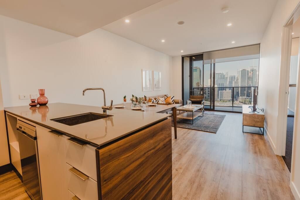 NEW Marvelous Water View Apartment @ South Bank