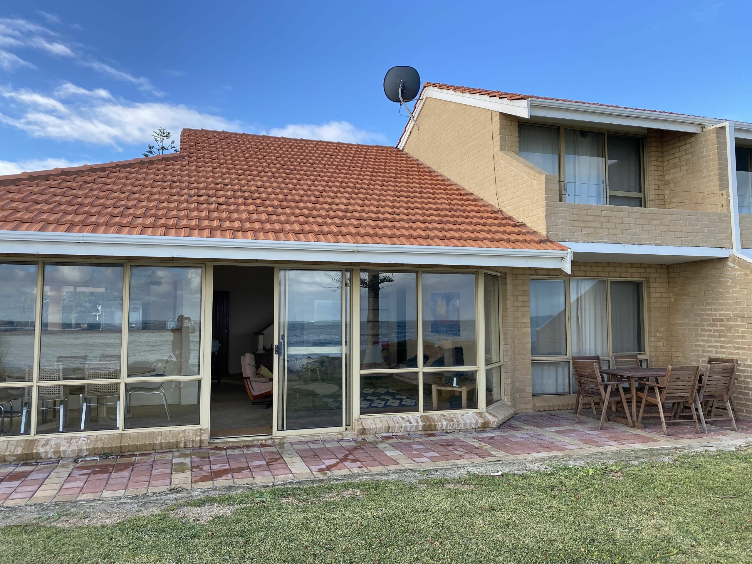 Absolute Beach front at Lands Edge-perfect 2 family getaway beach house !