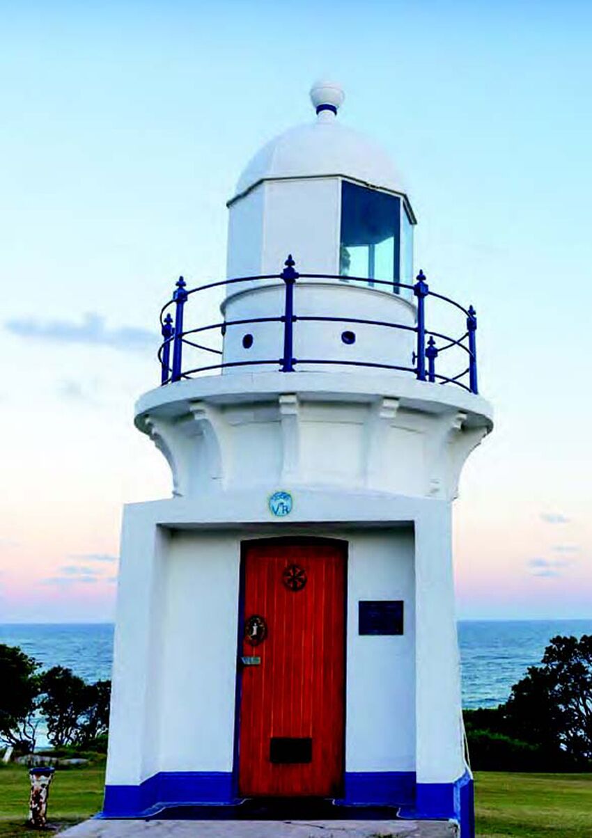 Historic house across from Riverfront , Gateway to Byron Bay & surrounding areas