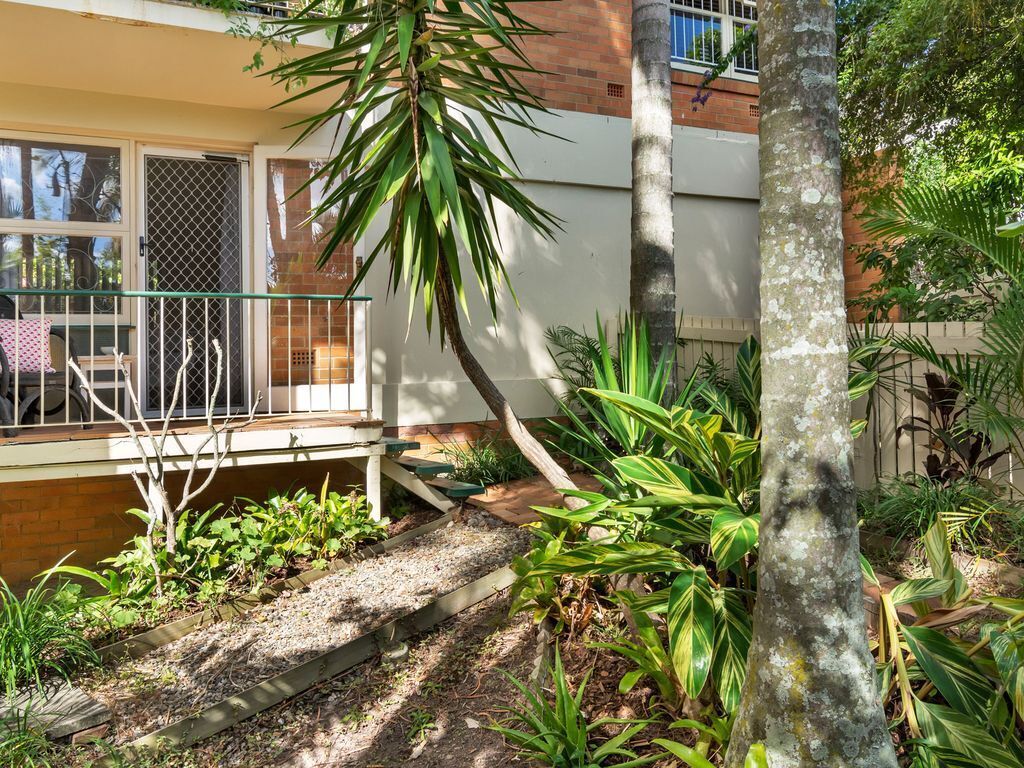 Tranquil 2 Bedroom Apartment in Clayfield