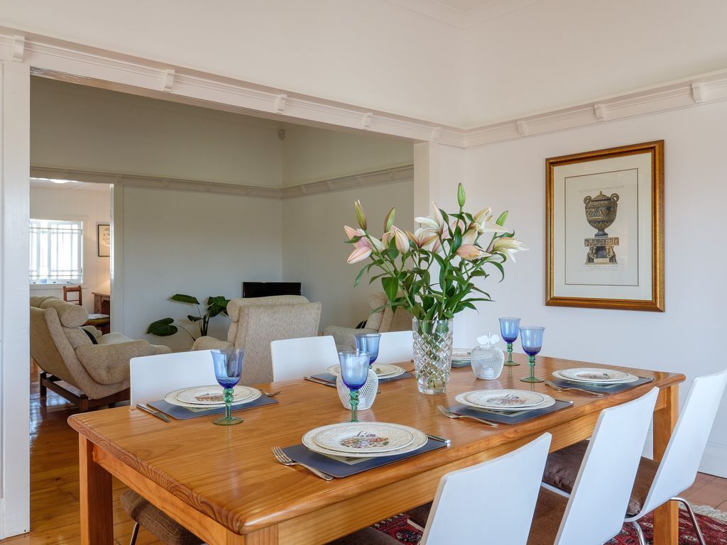 Fantastic Base for Business Meetings, Dinner Parties or Family get Together!