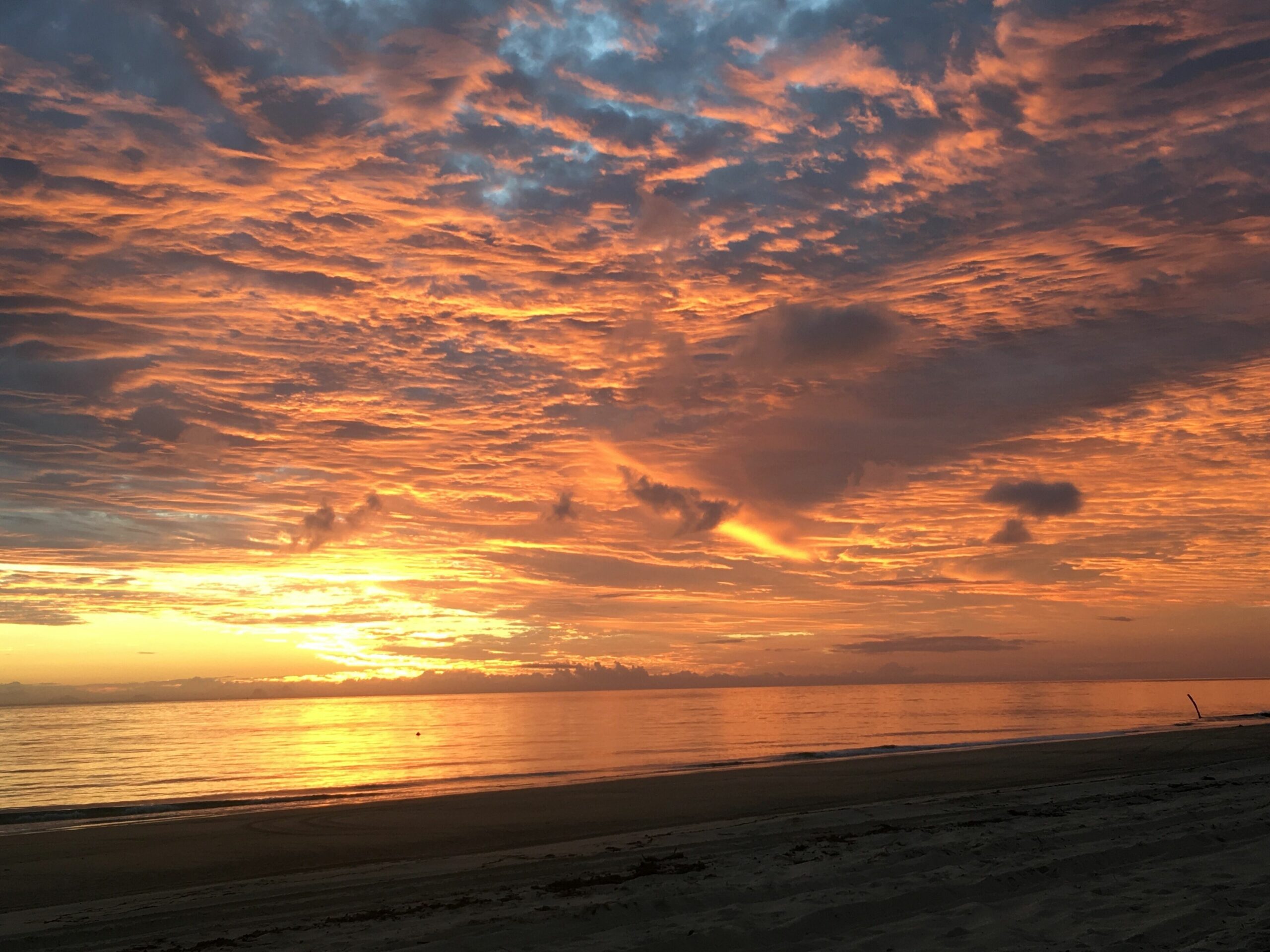 Moreton Island Beach house at Bulwer ‘Mister Barge’<br>