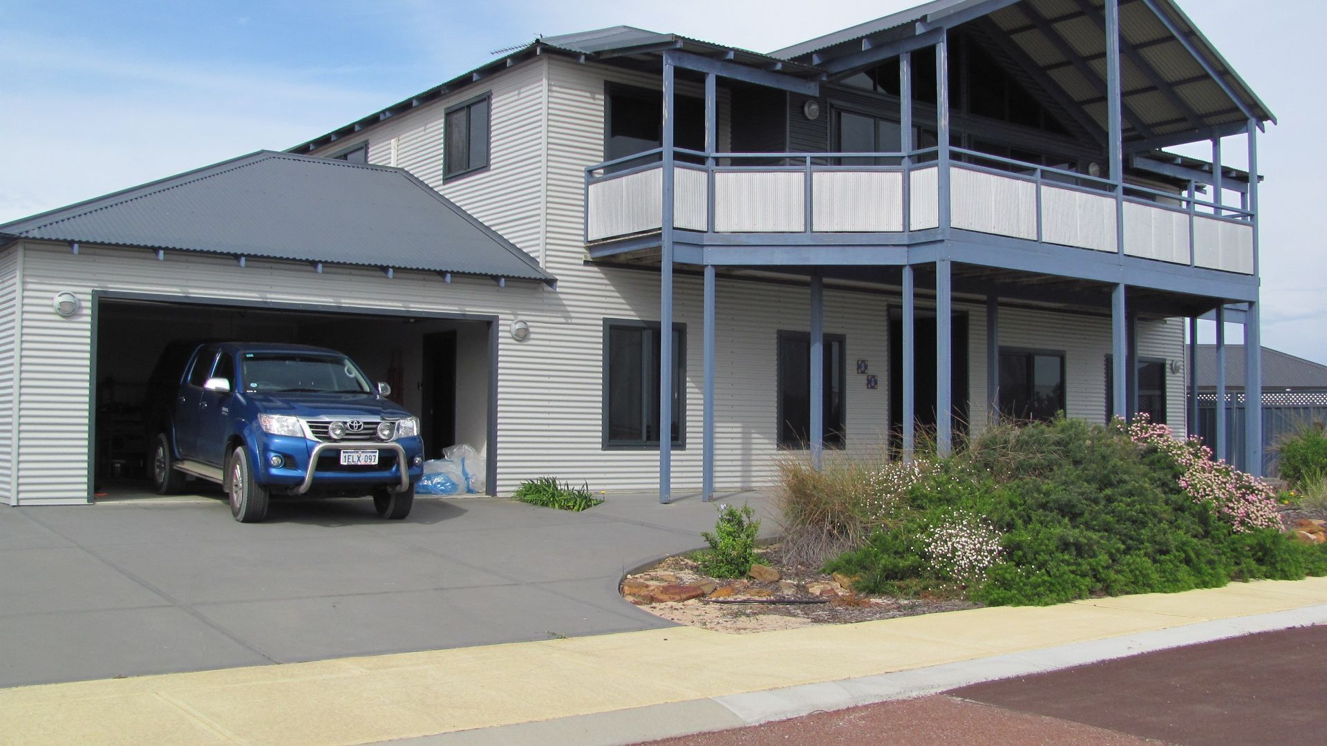 Boronia Blue - Large family home