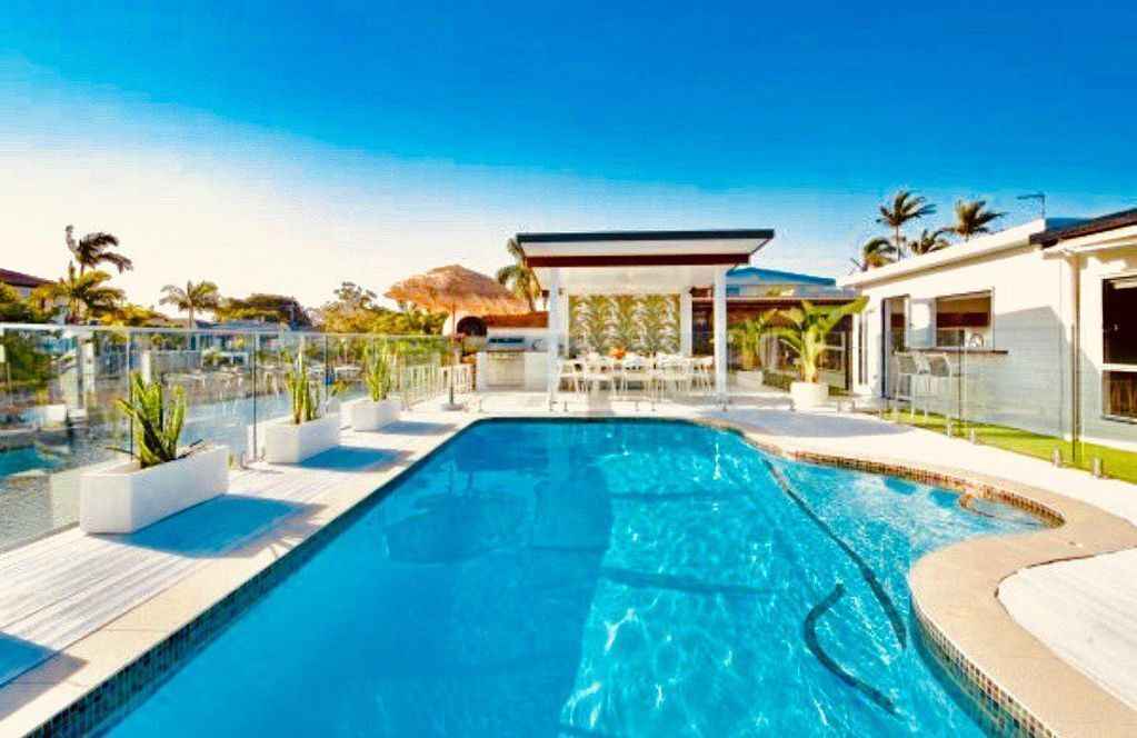 Gold Coast Luxury Mansion Sleeps 22