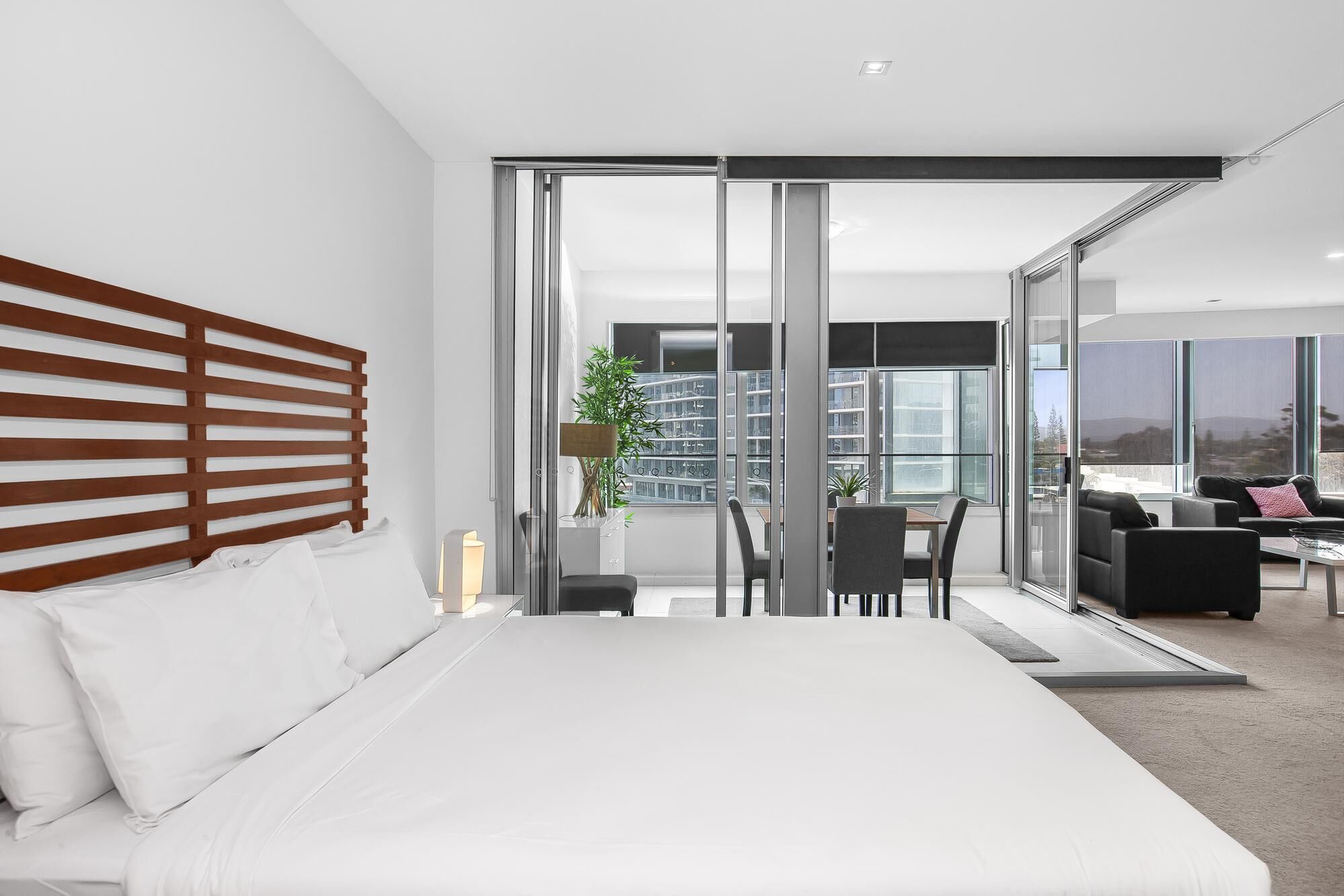 Sleek Q1 Suite in the Heart of Surfers Paradise