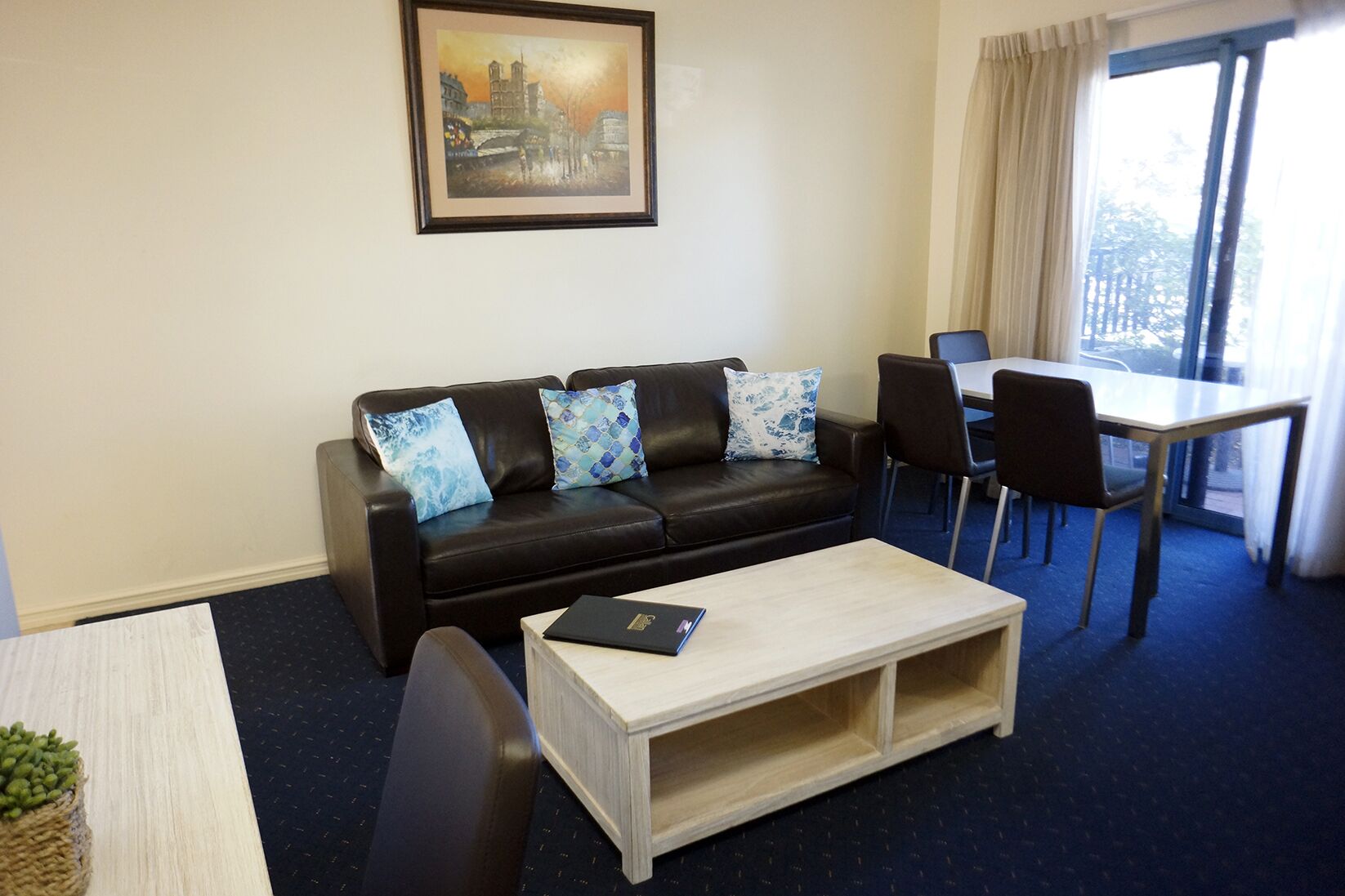 Executive 1 Bedroom Apartment in South Fremantle