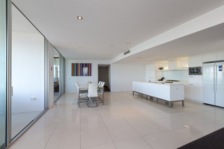 Spacious Stylish Four Bedroom Executive Apartment in the Heart of Surfers Paradise Q1 Resort & Spa