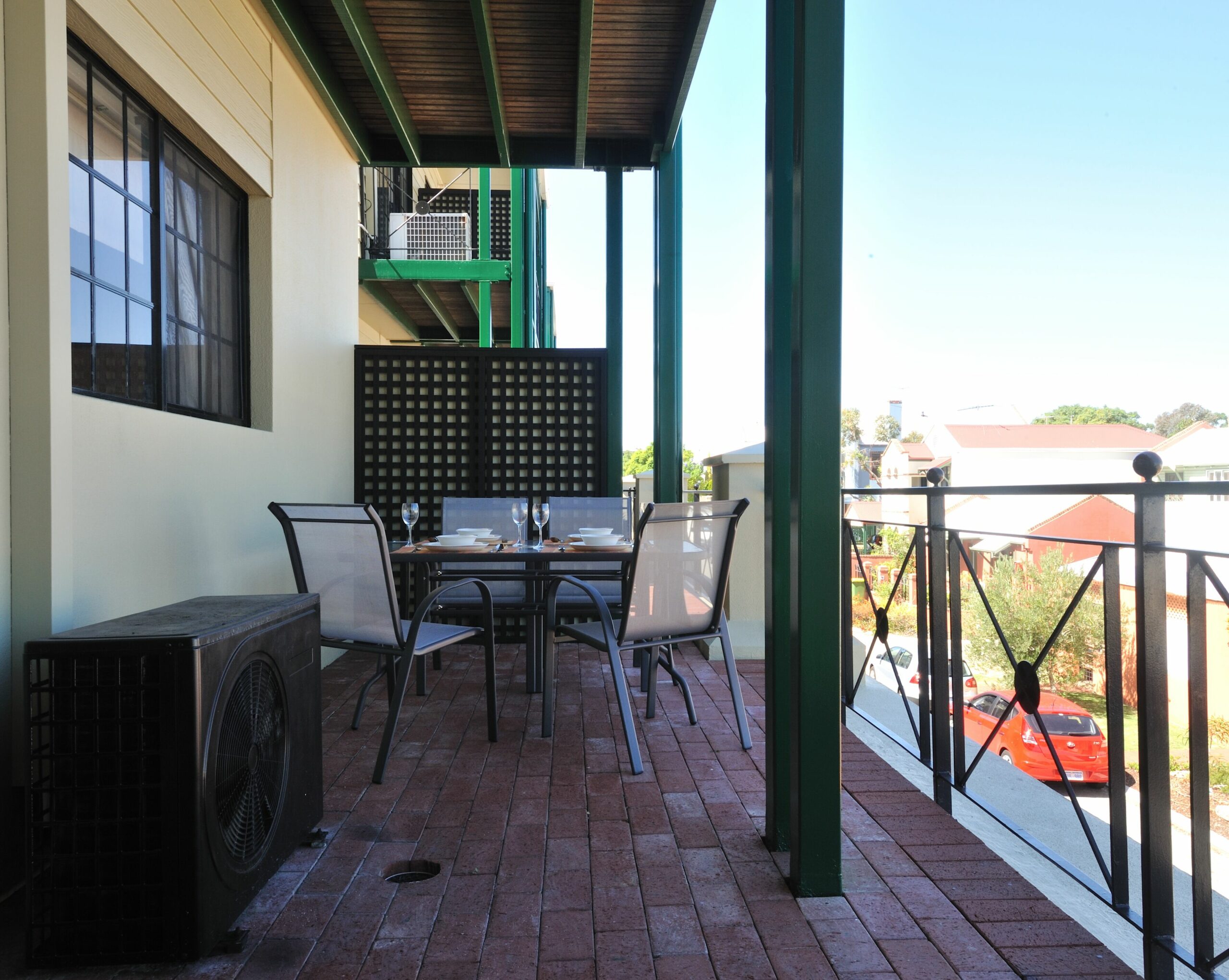 Great Value 2 Bedroom Apartment in the Heart of South Fremantle