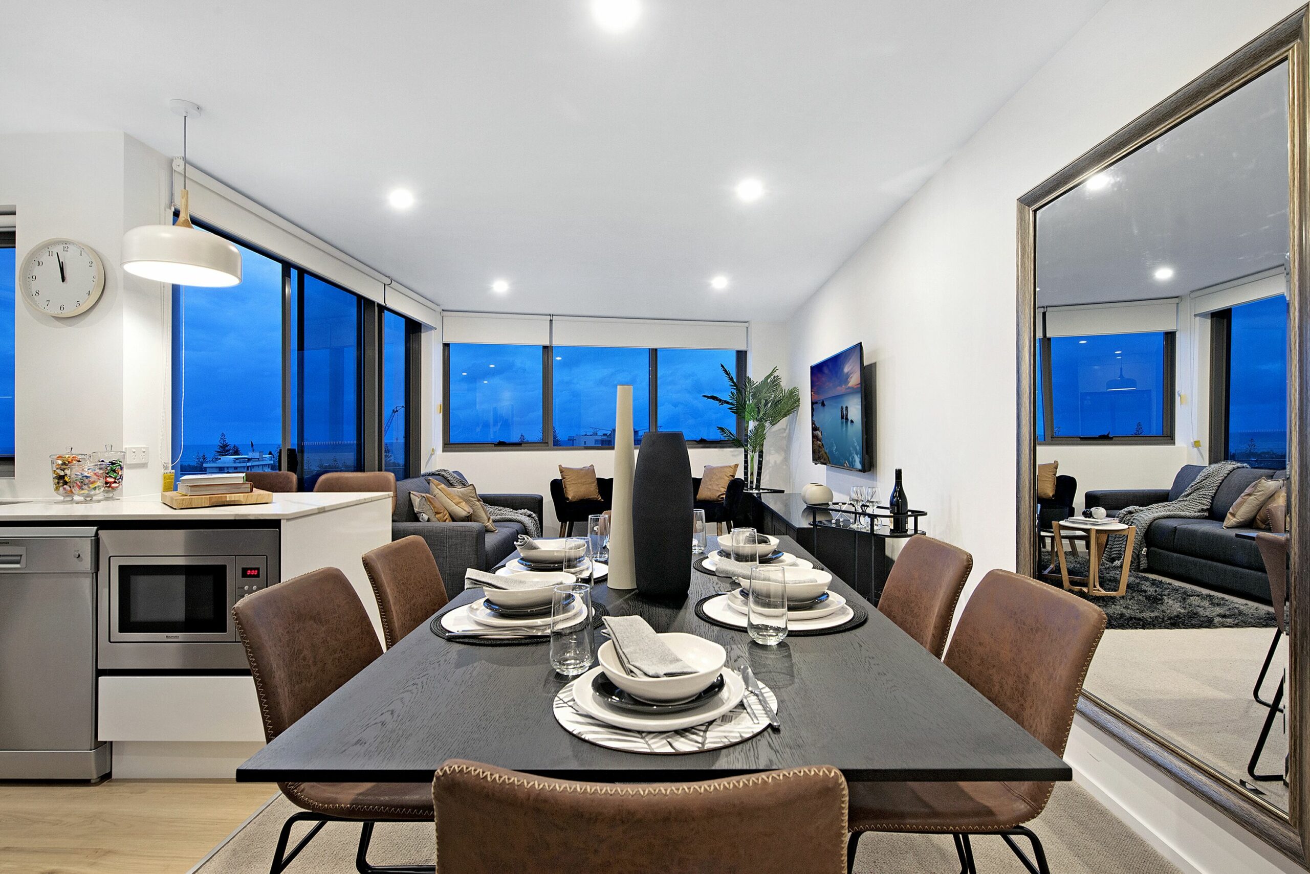 NEO Apartments - Holidays Gold Coast