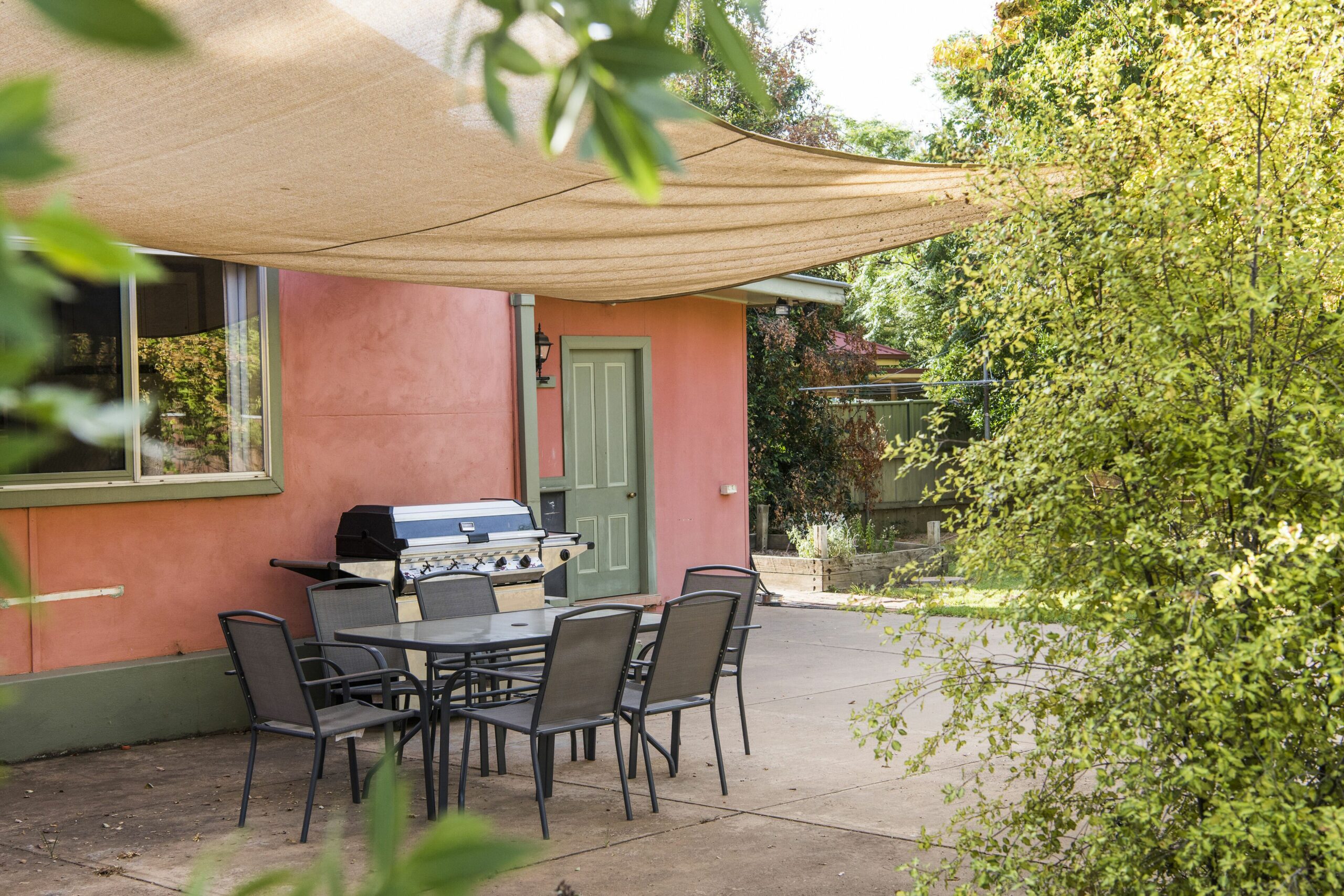 Ideal Mudgee Stay! Central Location - 1-2 Blocks to Anywhere in the Town Centre