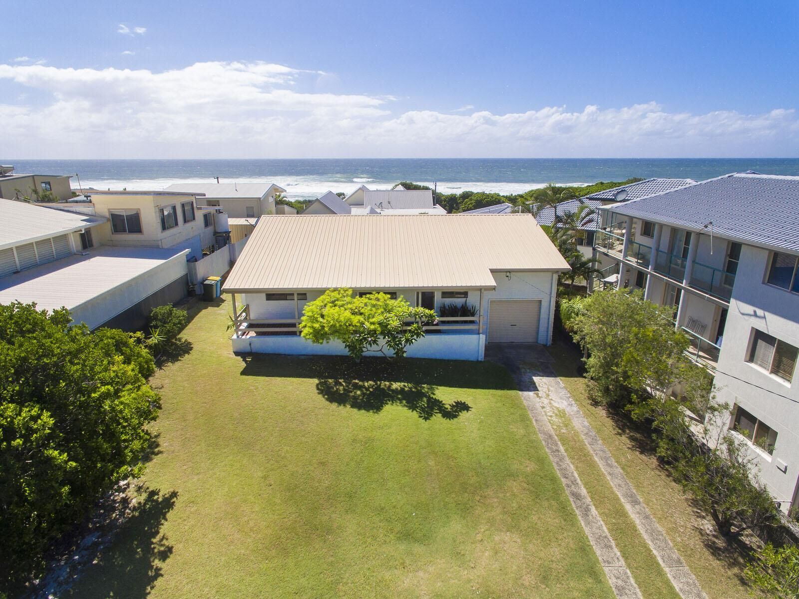 Bailey's Beach House - Original East Ballina Beach House With Ocean Glimpses