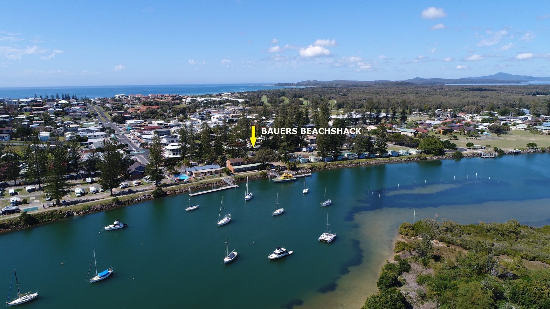 Bauers’ Beachshack, Dog Friendly home near river in Yamba