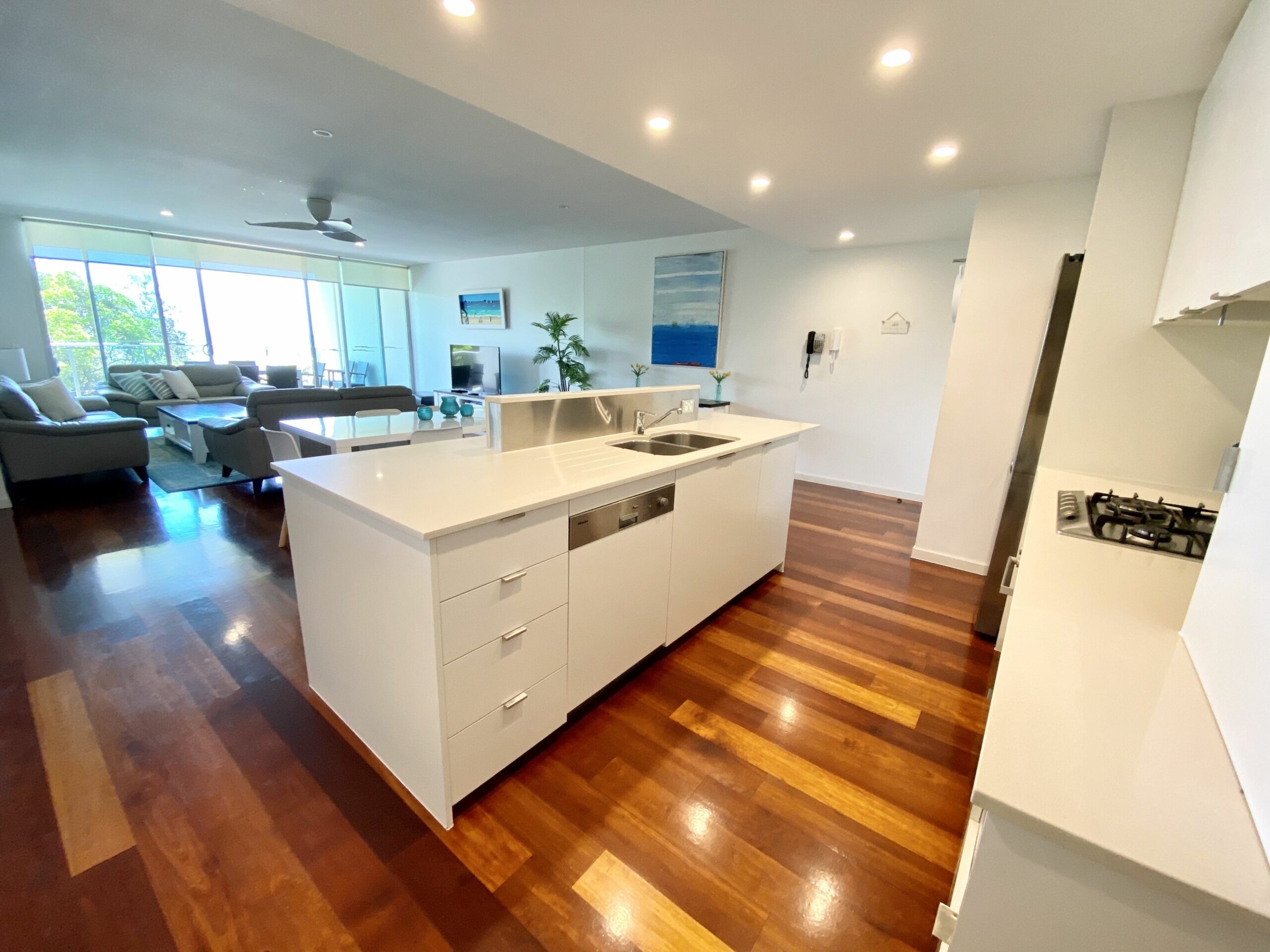 SPACIOUS BEACH PAD – AMAZING OCEAN VIEWS - CABARITA BEACH